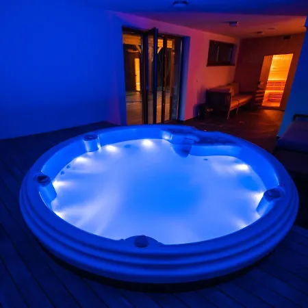 Ambiente Nocľah s raňajkami 3*